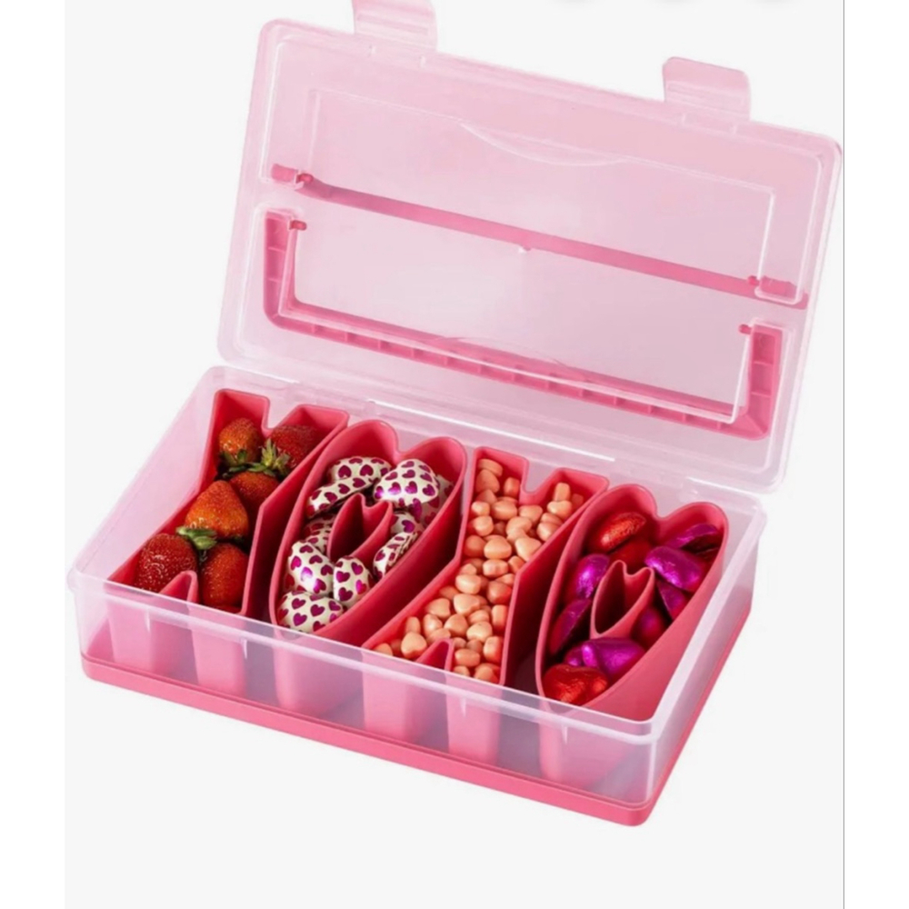 CWC xoxo snack box